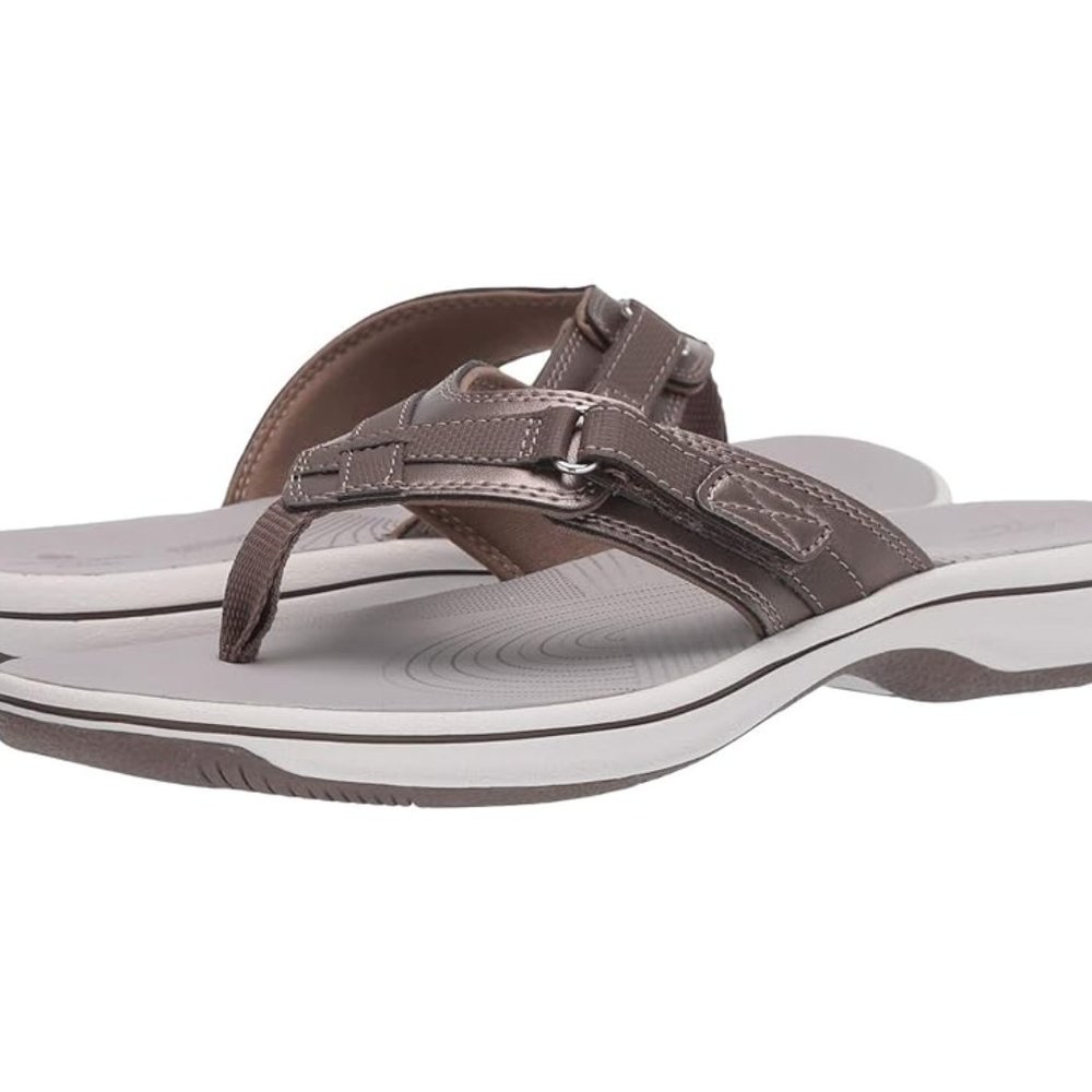 Clarks Pewter Breeze sandals sz 6.5